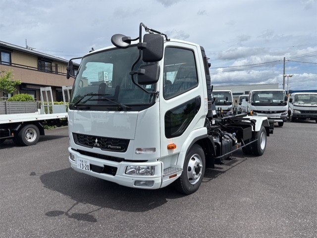 三菱　新明和製アームロール3.5ｔ　Ｒ8/4　6ＭＴ　334km　